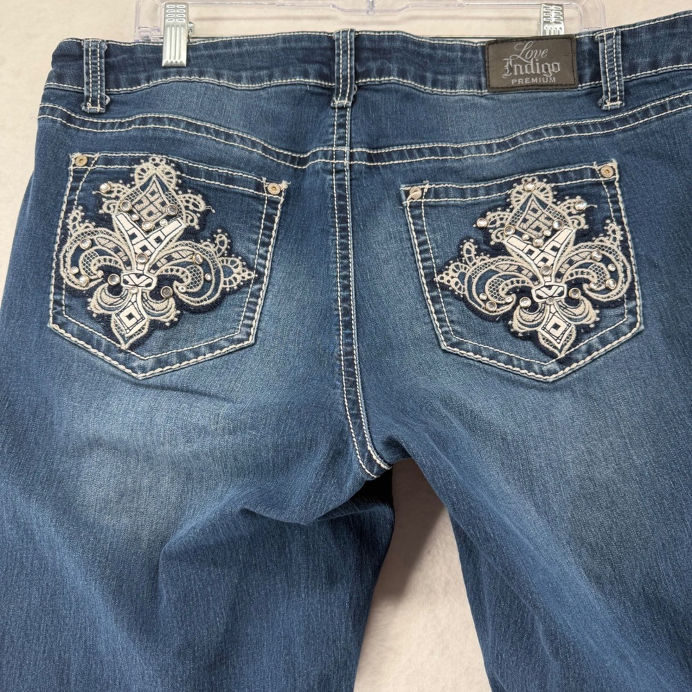 Love Indigo Premium Capri Jeans Women 16P Blue Fleur De Lis Embellished Y2K - Picture 7 of 10